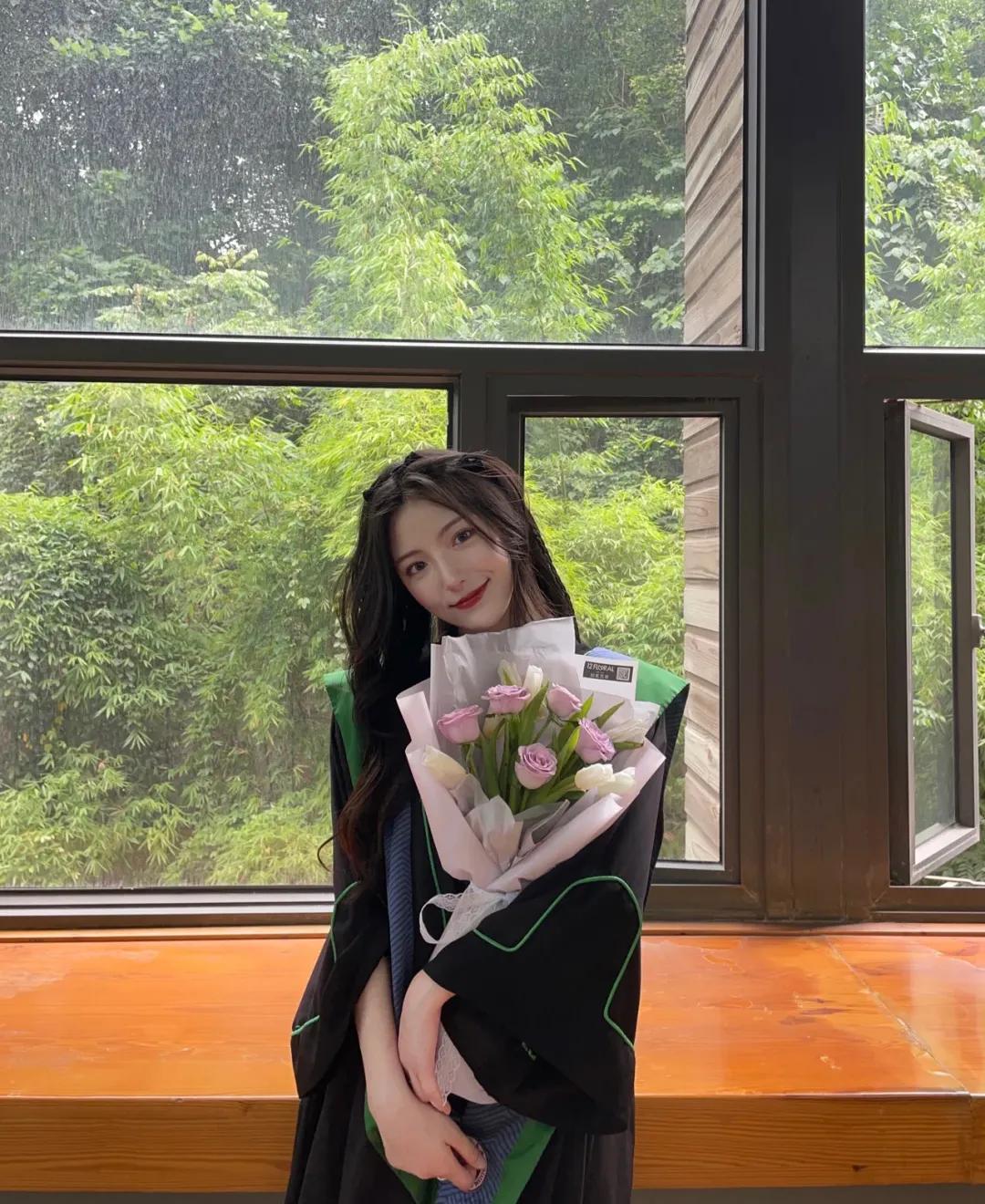 美院中国风学士服,九大美术学院学士服