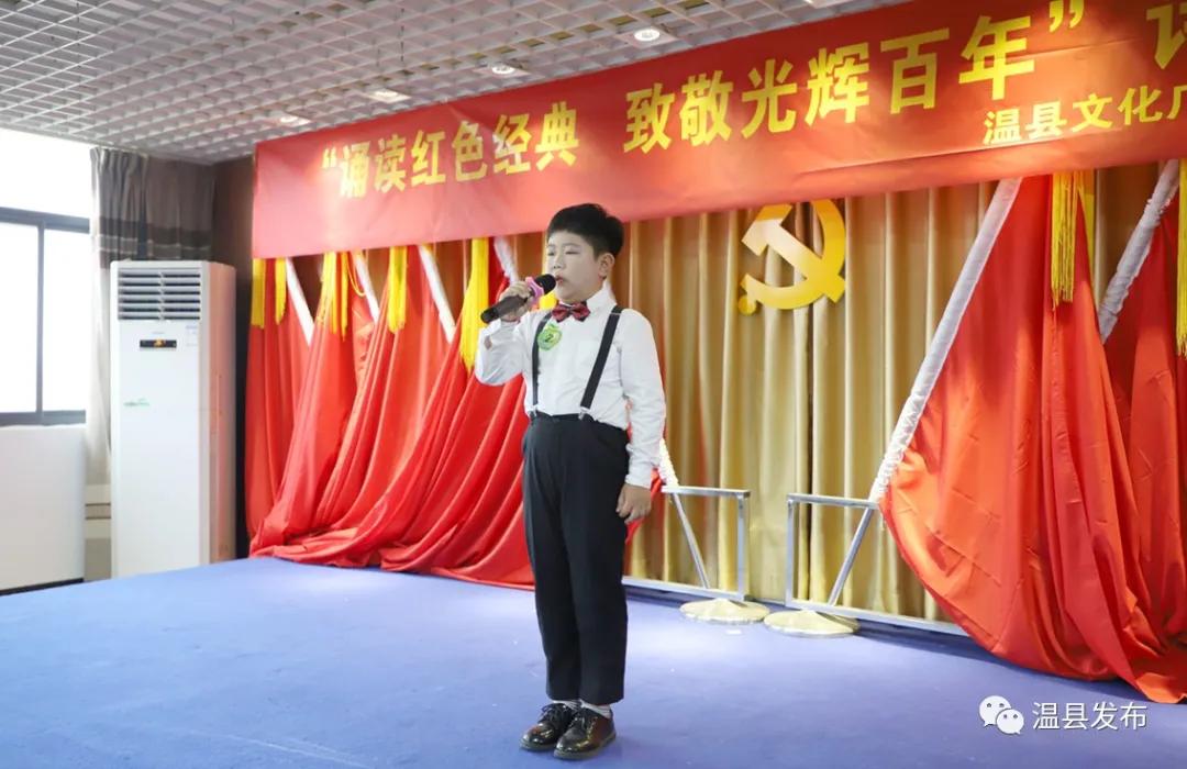 六岁孩子听感人朗诵,孩子朗读被感动