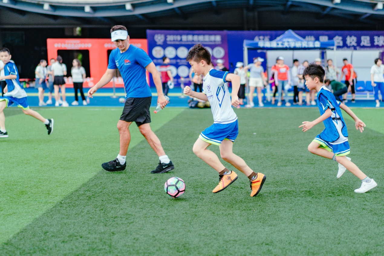 圆梦世界杯足球队,圆梦校园足球