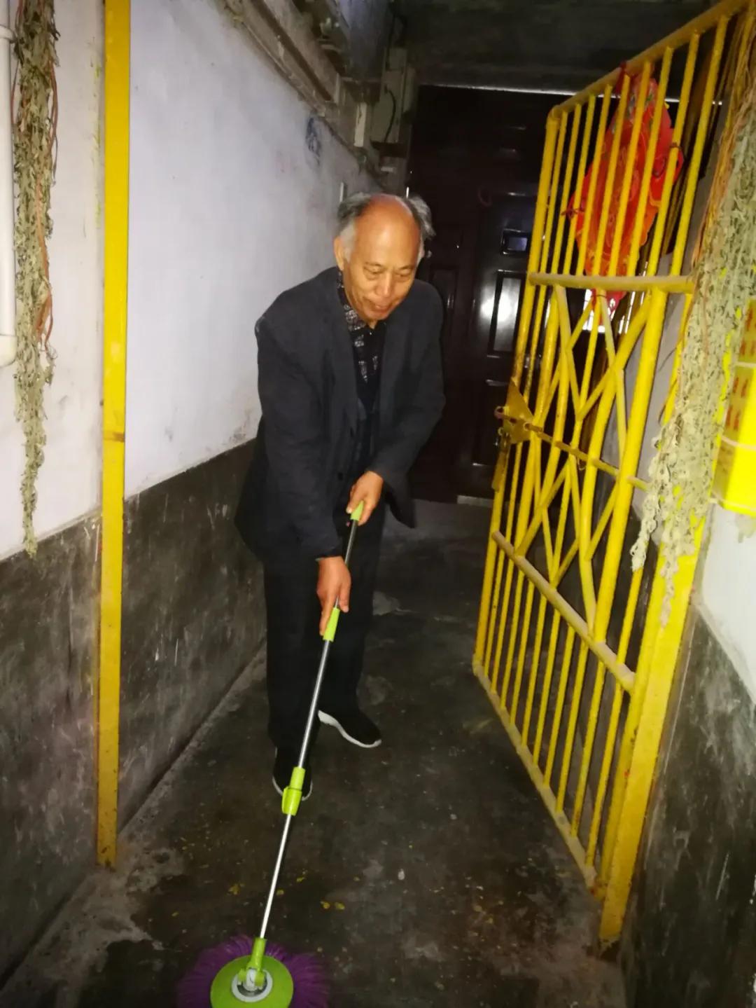 【身边好人好事展播】王德华：小区里的“大管家”，居民身边的“活雷锋”！