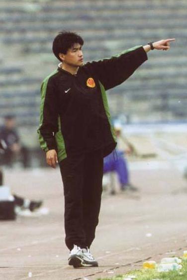 25年前他代表国足击败伊朗队，当教练后脏话辱骂记者被曝光