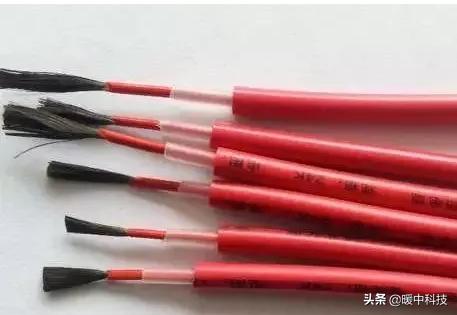 碳纤维发热电缆地暖优缺点,酒泉碳纤维电地暖和水地暖哪个好