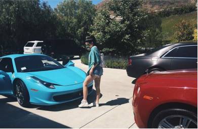 美腻与智慧并存，娱乐圈富婆们的生意经