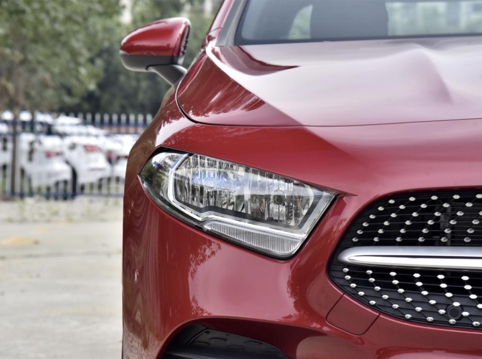 十几万的奔驰a180,十几万的a级车性价比