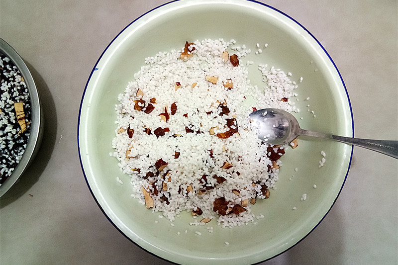 竹筒粽子怎么才软糯,竹筒粽子怎样做才能软糯香甜