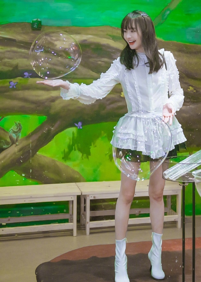 富婆穿什么品牌运动鞋,富婆穿的运动鞋