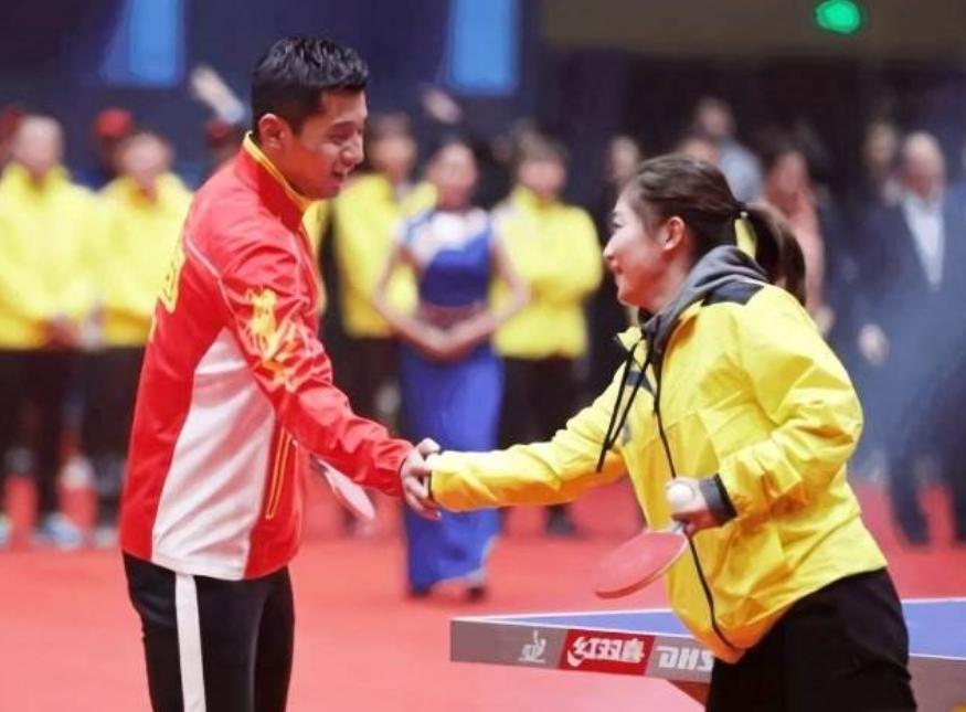 张继科刘诗雯扣球,张继科曾经猛追刘诗雯