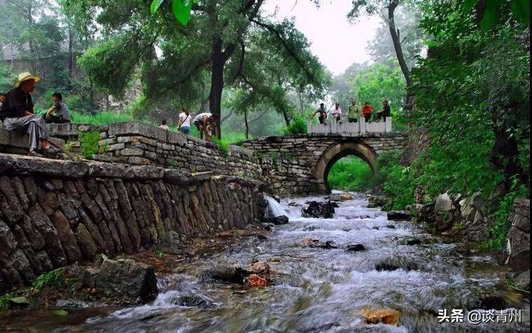 青州之两岸原声赞不住轻舟可看万重山