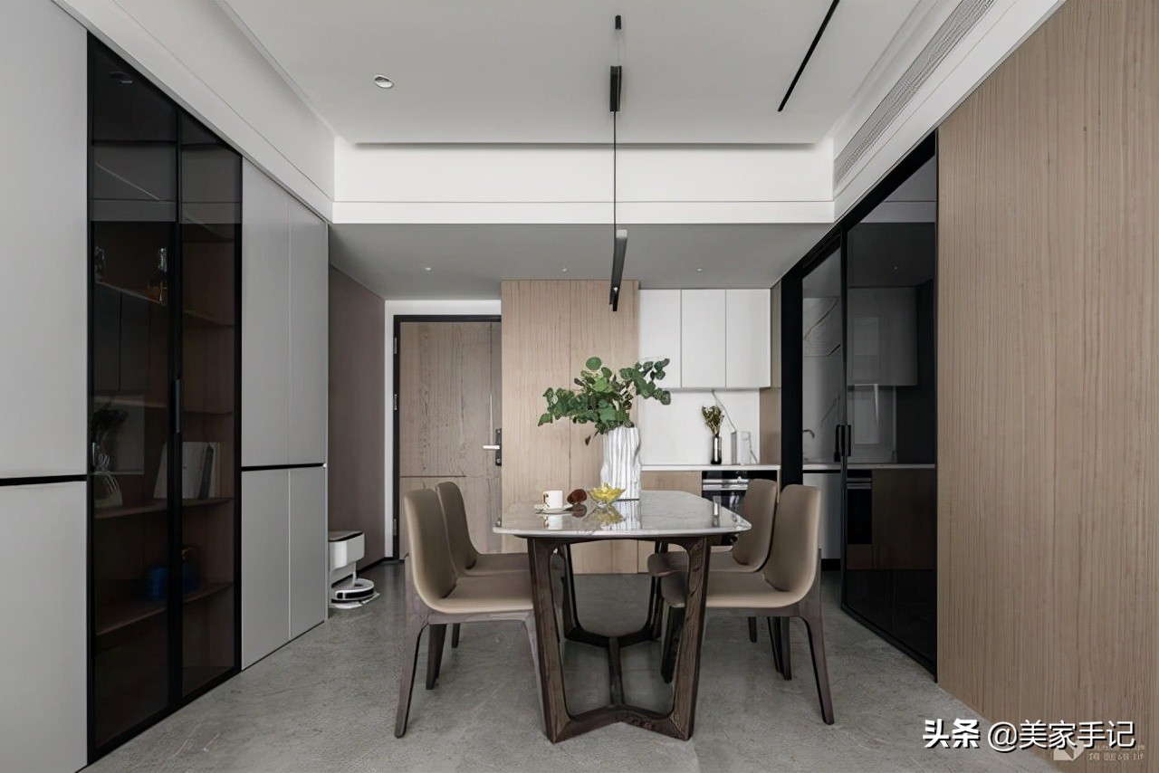 深圳夫妇123㎡的家,坚持电视柜打满柜子,效果不是一般的大气