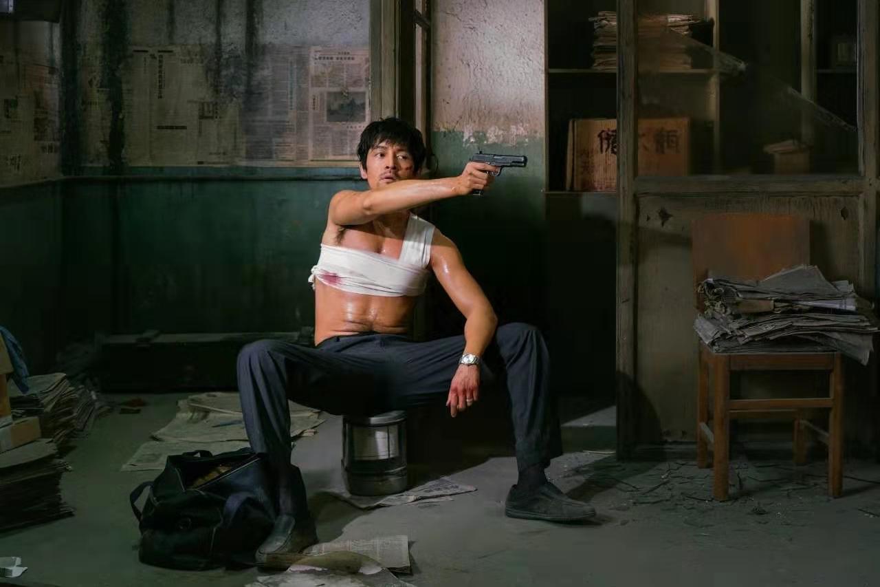 《南方车站的聚会》：人性聚会！“拿命换赏金”故事中的惊艳