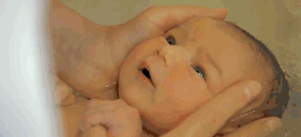 冬天洗澡掌握正确方法宝宝少生病,冬天给宝宝洗澡这几个错误不要犯