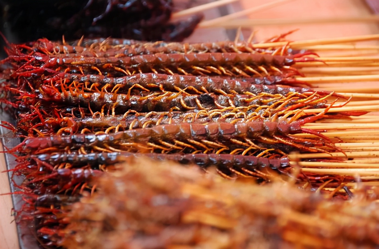 为什么蜈蚣是毒鸡,蜈蚣剧毒为什么鸡没事