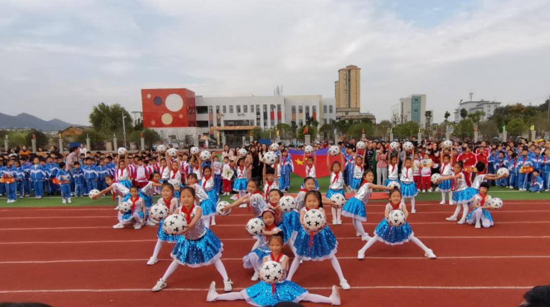 初中生放学不愿意回家,学生放学不知所措