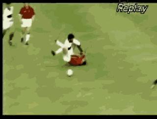 足球史上最强的前腰,谁是足球史上最完美的中锋模板