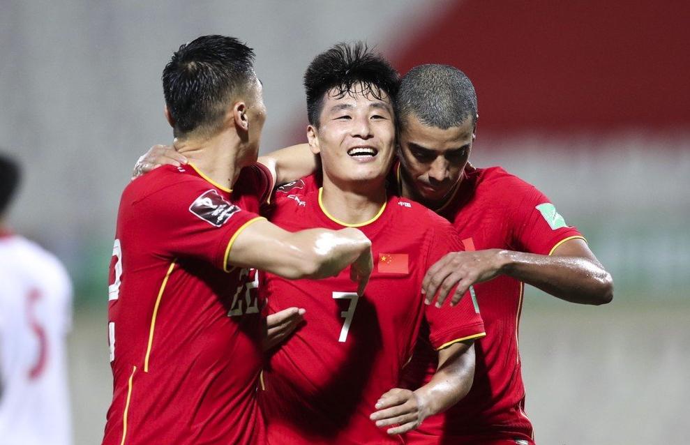 中国足球青训好还是归化好,中国靠归化球员打世界杯能打几年