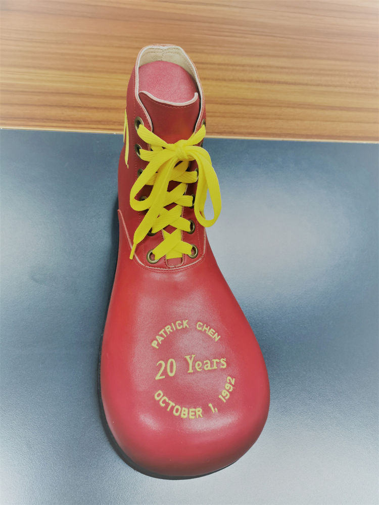 招18万人!麦当劳深圳掌门人:不管前浪后浪,追求梦想就是“年轻人”