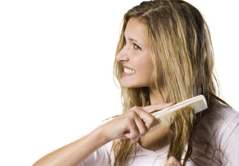 头发干枯毛躁洗头时扎什么好,头发干枯只用发膜洗头发可以吗