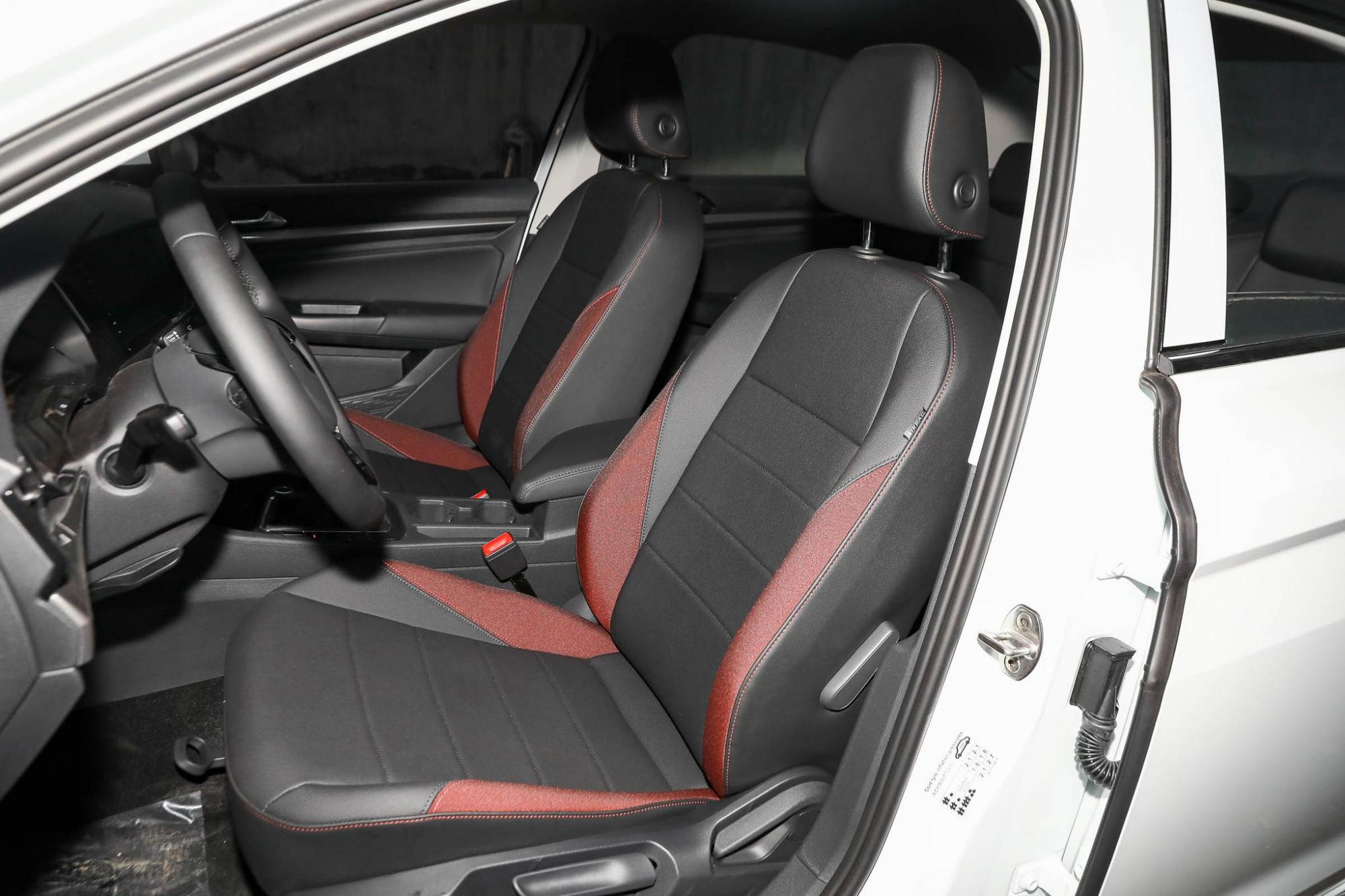 在爸妈的支持下提车,1.5t宝来提车