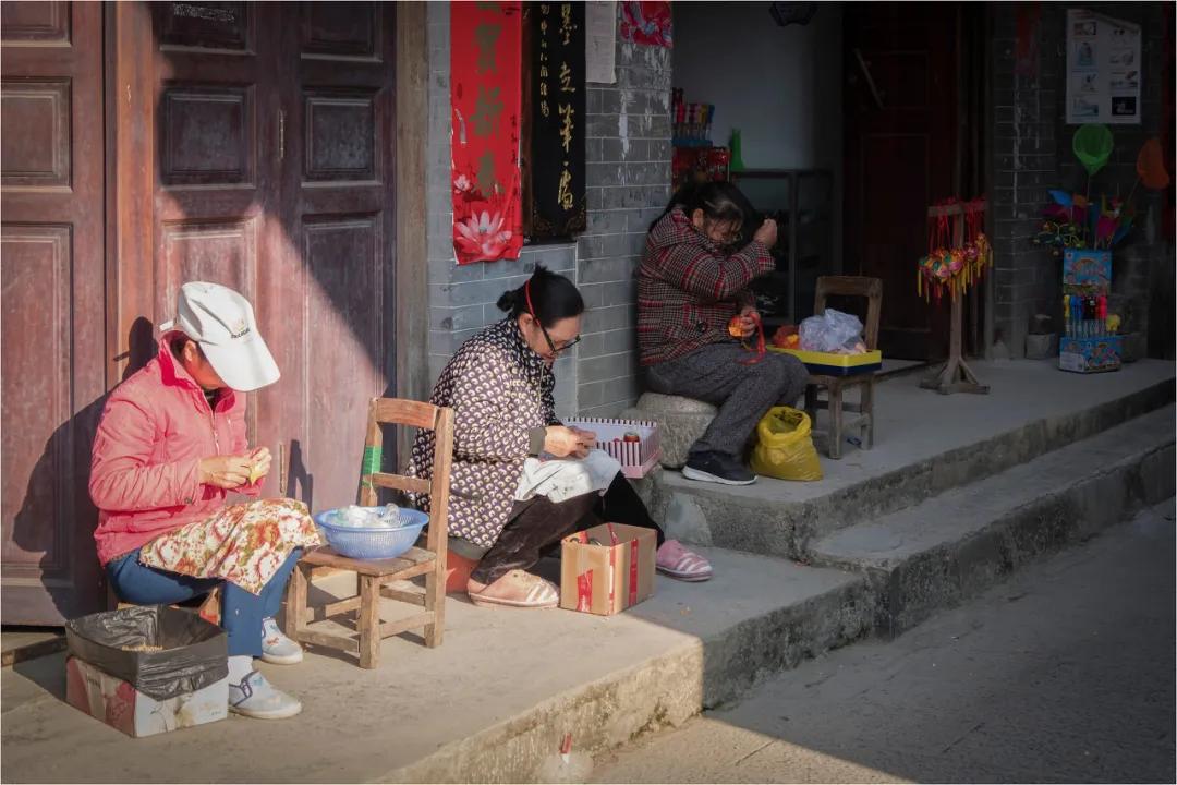 广西这片地方，美如仙境，万里雪白花海，春去旅居好去处