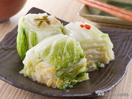 大白菜过油不会腻的做法,西瓜视频大白菜这么吃天天都不腻