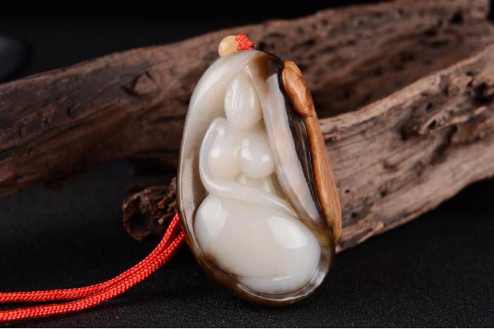 家有三色玉胜过万担粮和田玉,家有三色玉胜过万担粮意思