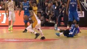 拖曳步教程,篮球拖曳步过人