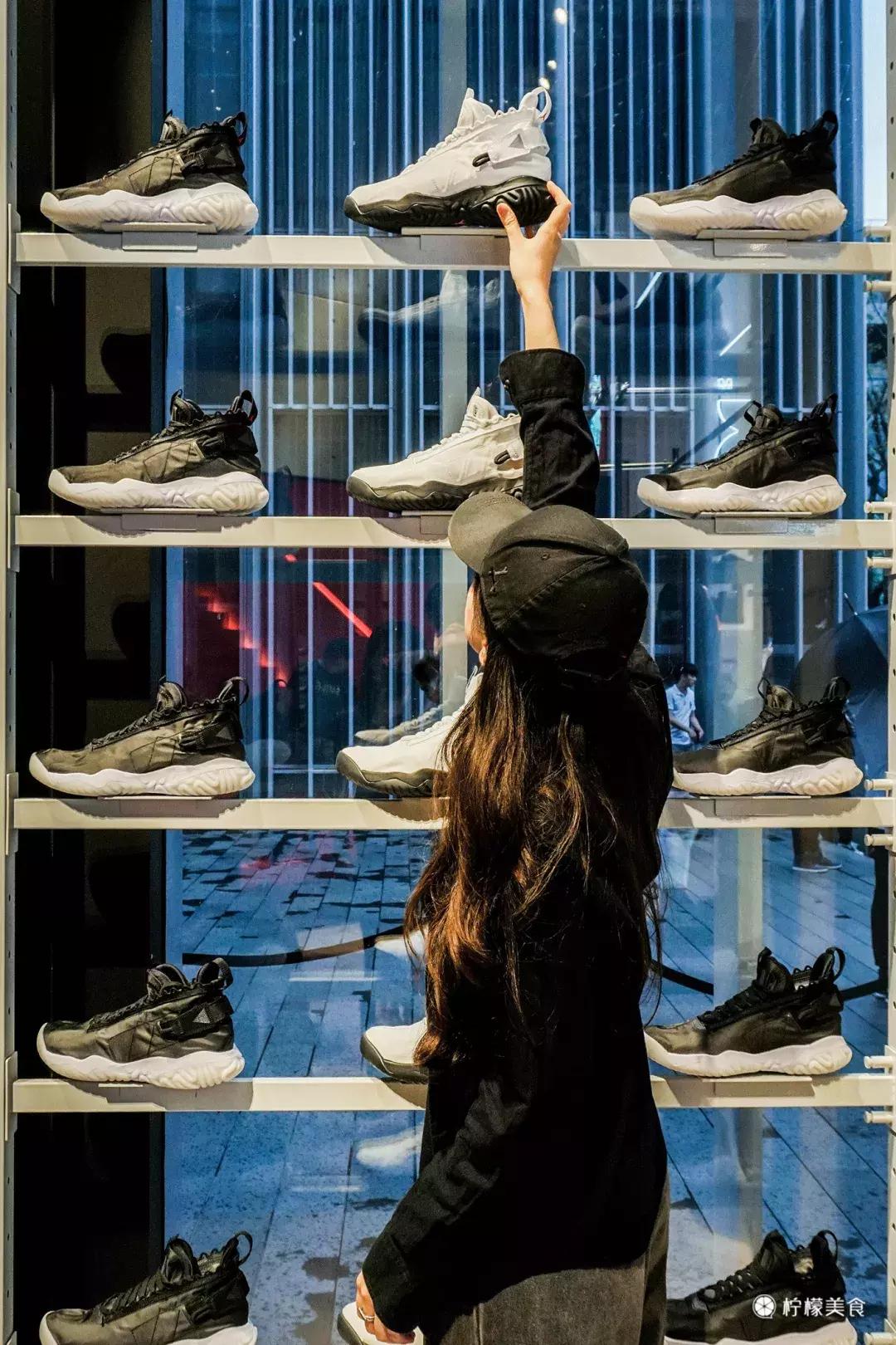 亚洲最大jordan店青岛,上海最大的jordan旗舰店