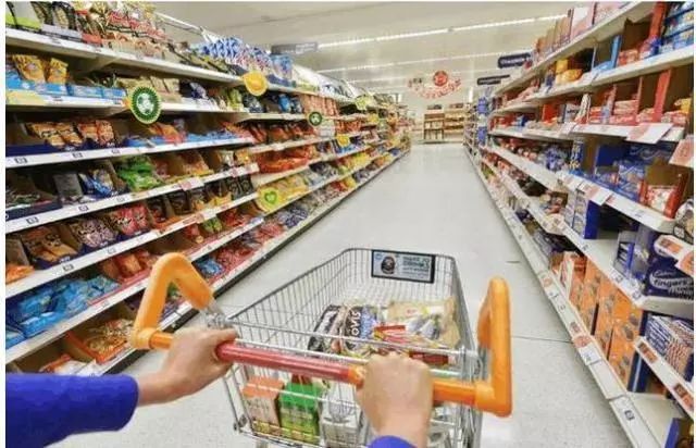 法国游客吃中国美食,法国人去中国吃泡面