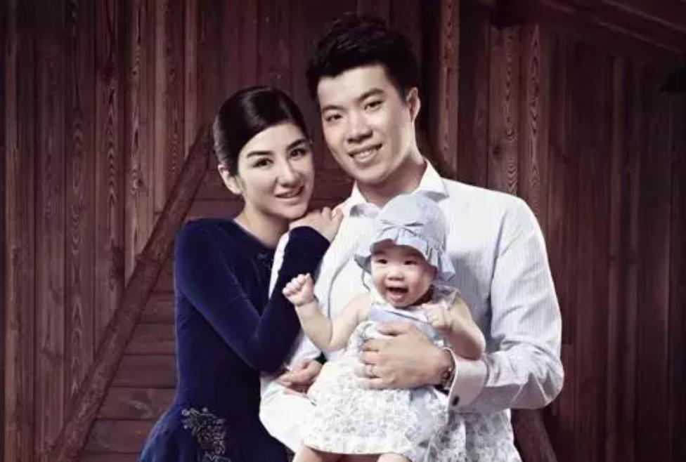 网恋对象是个高富帅怎么办,网恋对象是大学生应该靠谱吧