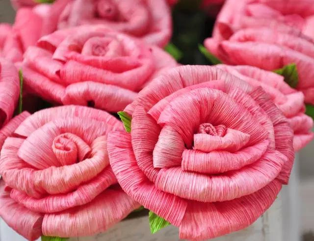 用玉米皮做的手工作品,手工玉米皮编席子教程