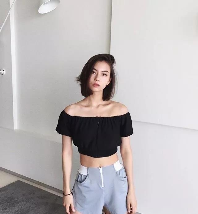 日本小野模突然爆火，*服私**穿搭也超出众，女大佬形象太抢眼