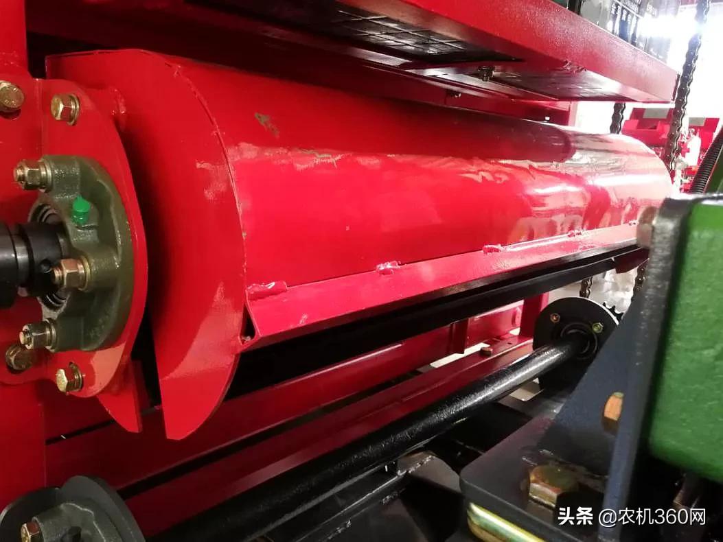 东方红新款玉米机,东方红玉米收获机21款