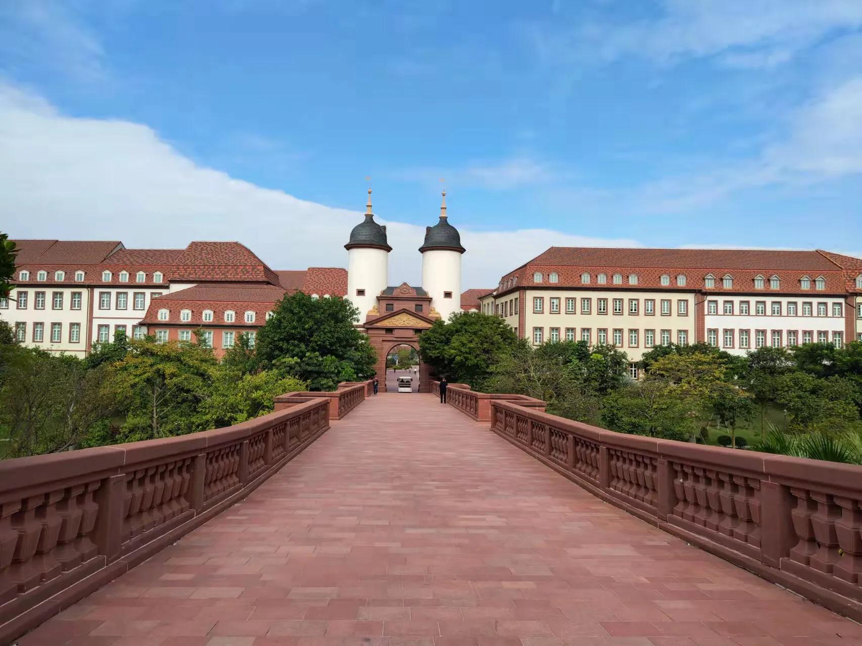 中国华为企业脊梁,华为是中国民营企业的楷模吗