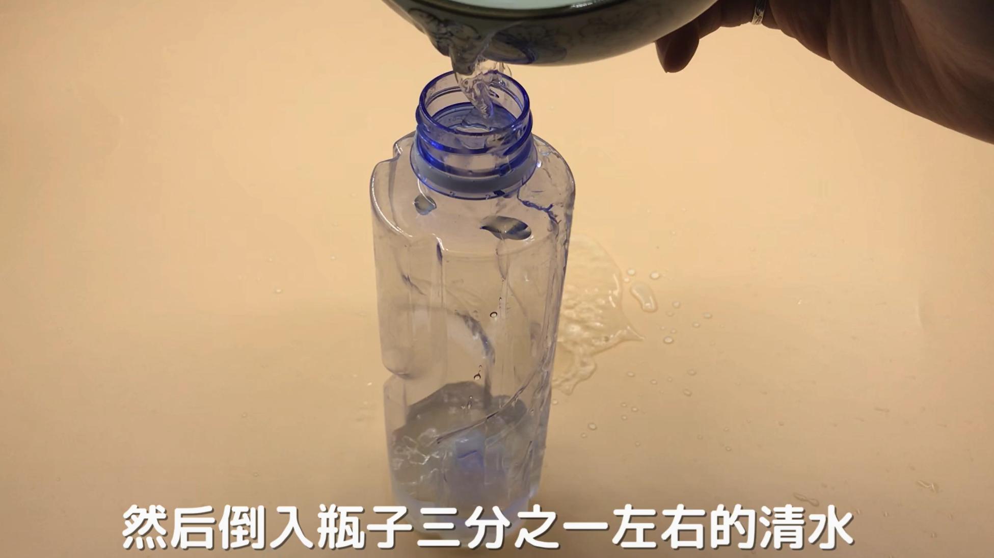 判断真假蜂蜜加水一晃便知,只需一滴油轻松辨别白酒真假