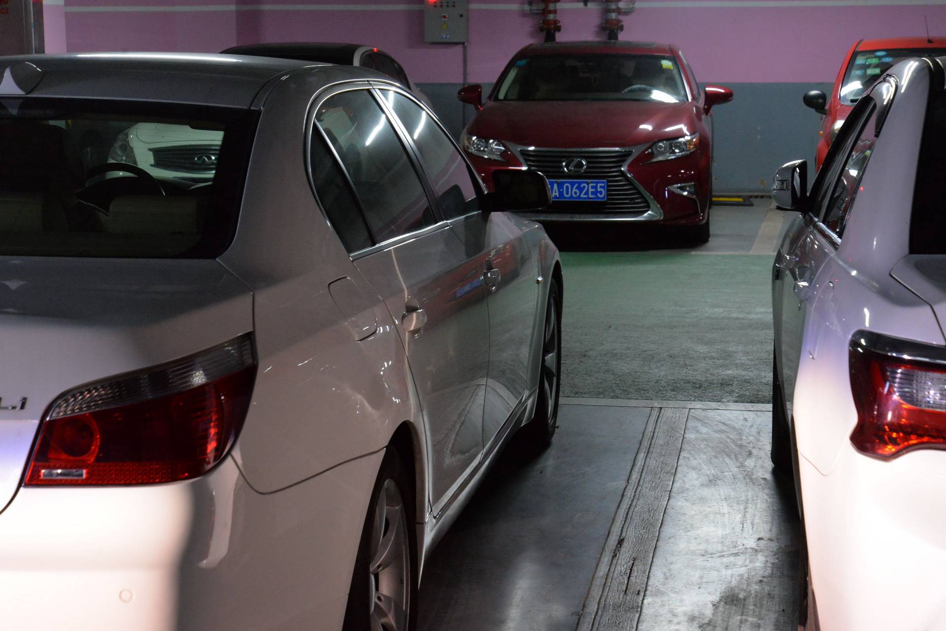 11万出头宝马5系，有电视带冰箱，顺丰小哥难自拔「路试笔记」