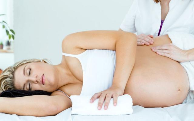 生孩子时怎么用力避免侧切和撕裂,分娩时注意事项和方法