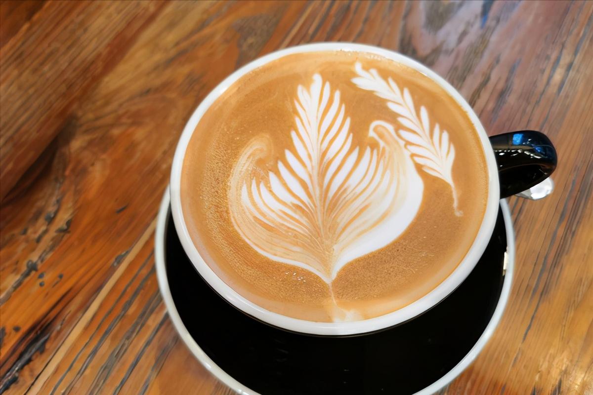 终于知道咖啡为什么不苦了,摩卡拿铁卡布奇诺区别玛奇朵