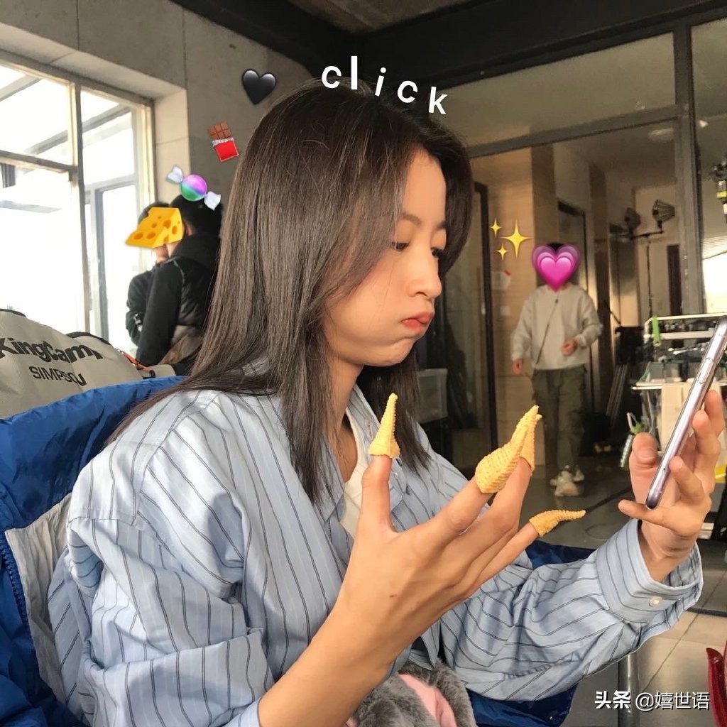 周雨彤穿板鞋图片,周雨彤spell牛仔裤穿搭