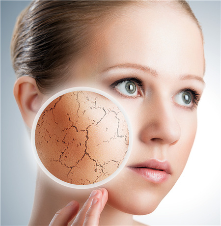 脸上干燥起皮怎么办夏天,脸上干燥起皮喝水也没用