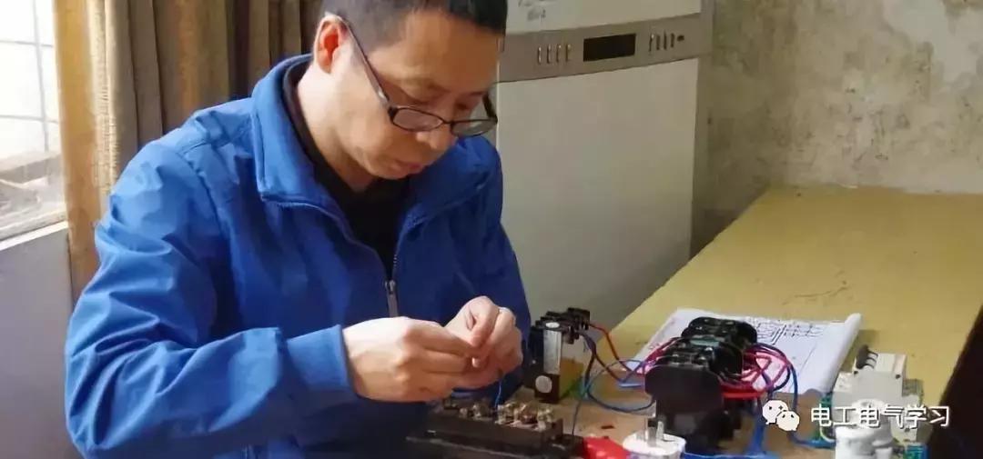 家中零火线出问题,插座零火线都带电怎么处理