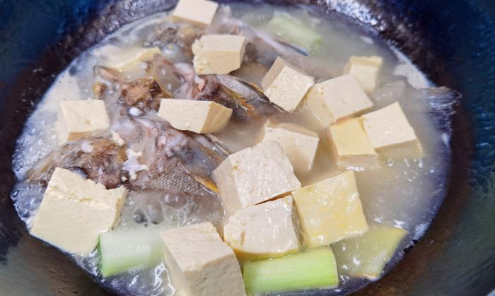 炖鱼除腥增香的香料,炖鱼去腥味的最佳调料