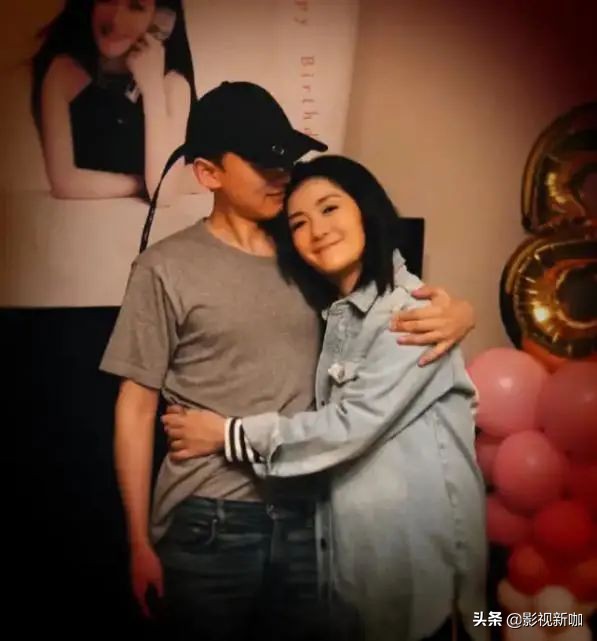 谢娜张杰抱女儿晒太阳,谢娜晒双胞胎女儿