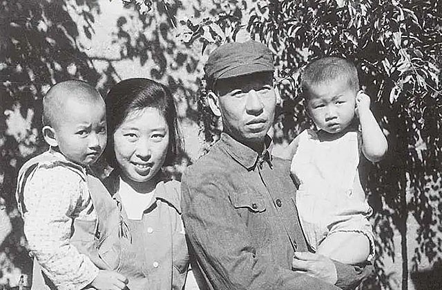 1963年王光美珍珠项链掉入缅甸大海，吴奈温以红宝石项链“赔偿”