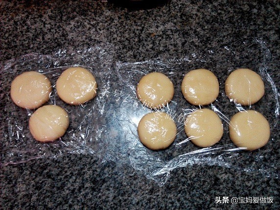 在家自制酥皮冰绿豆饼不用烤箱,酥皮绿豆饼有哪些好看做法图解