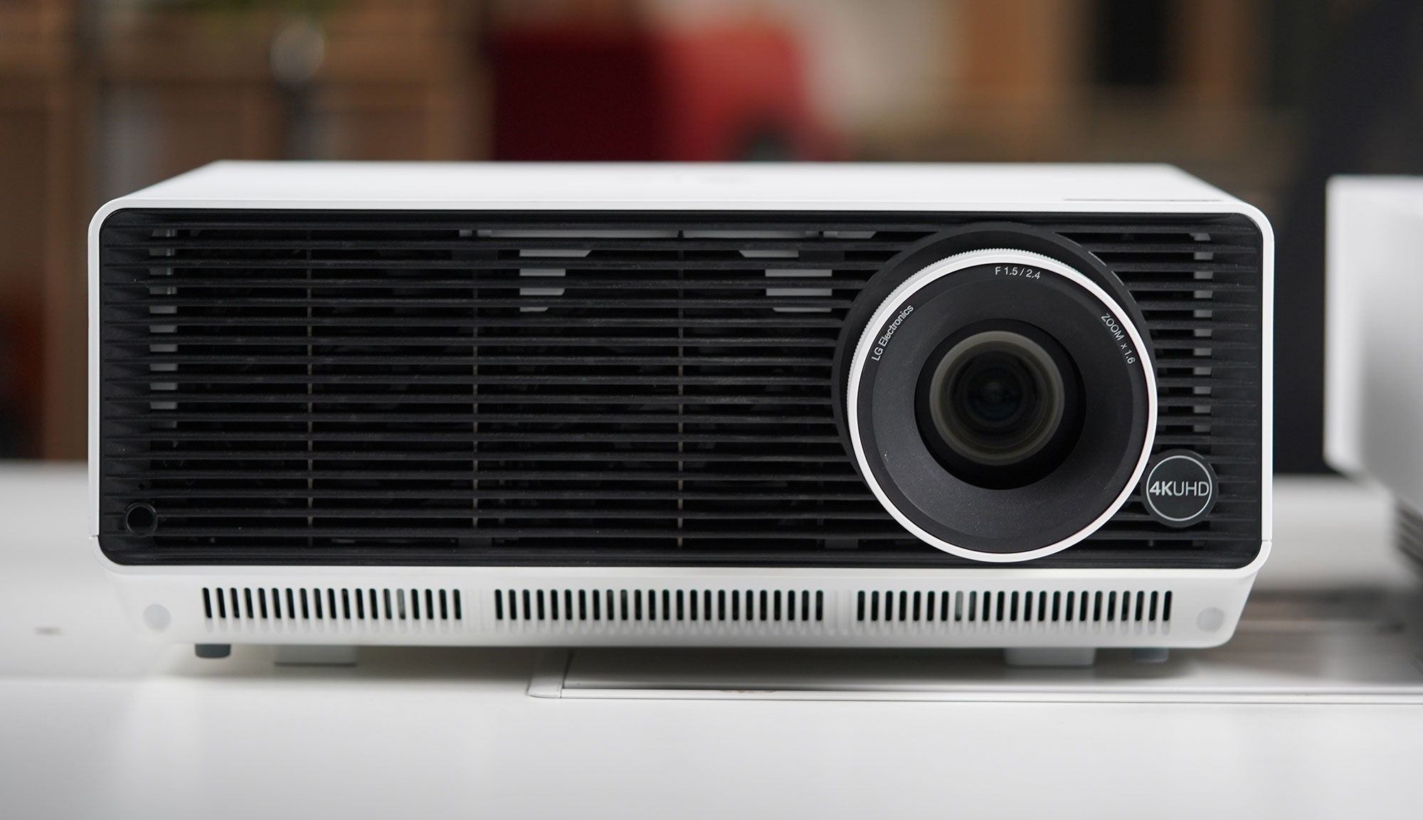 lg智能bu50高亮4k激光投影机,6500流明激光投影机