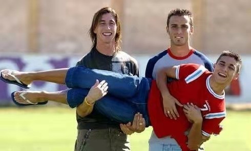 带刀后卫拉莫斯超燃观众反应,西甲第一带刀后卫拉莫斯