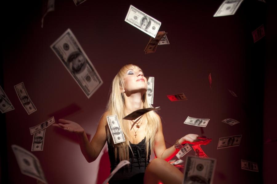 深圳女孩爱搞钱，怎么了？