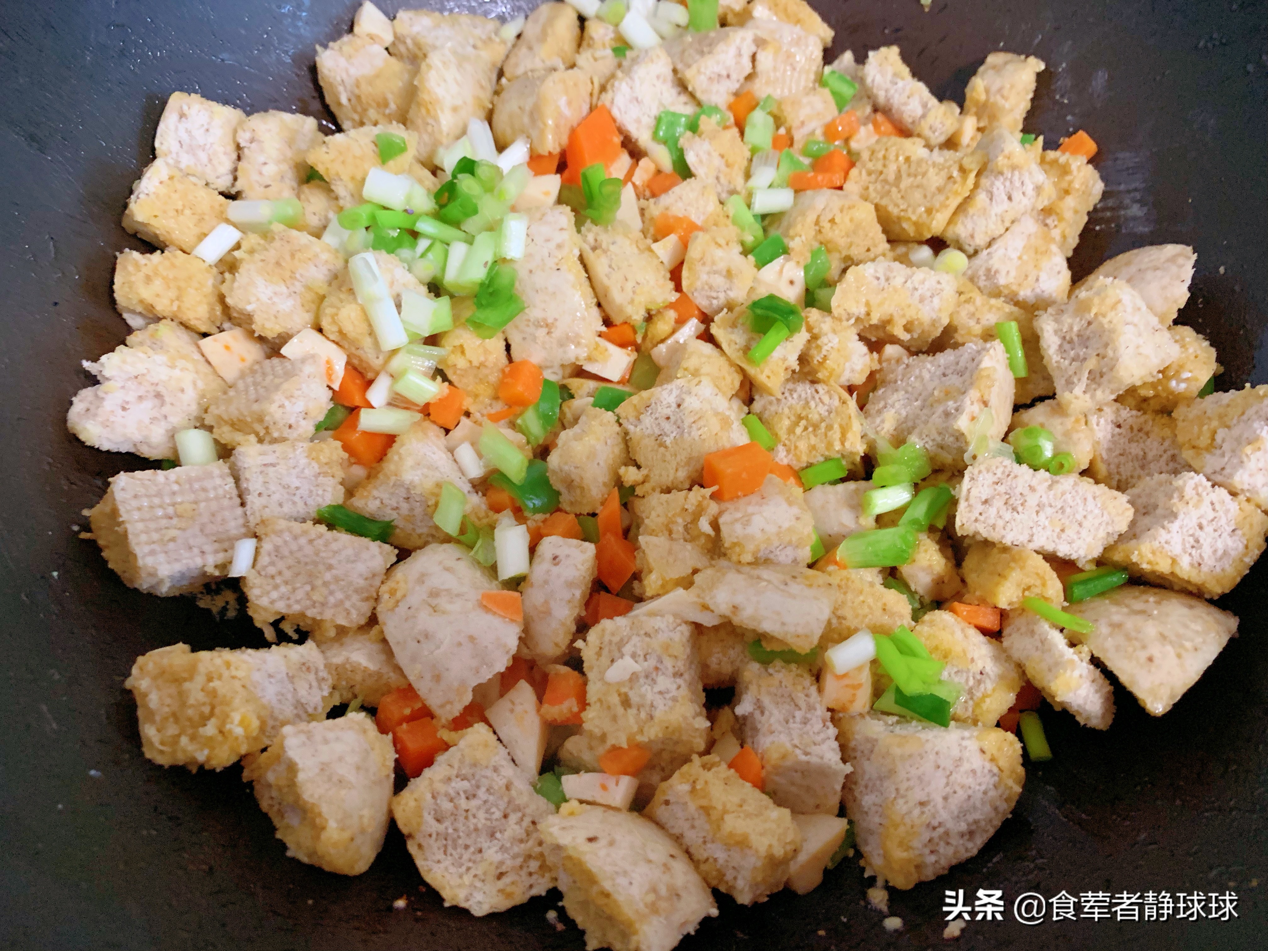 剩馒头又干又硬,剩馒头还能这么吃