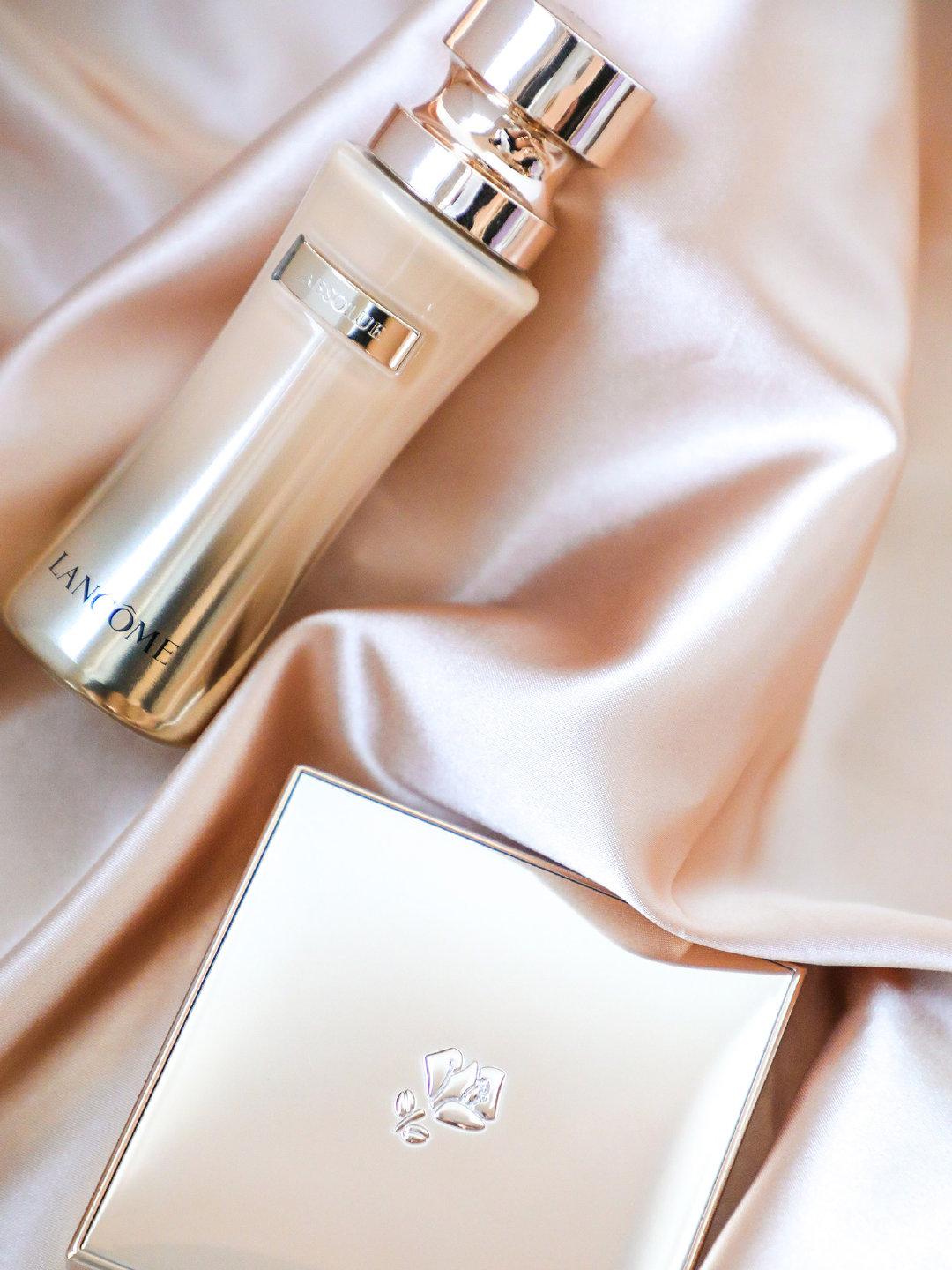 兰蔻菁纯粉底液100和110哪个好,兰蔻菁纯粉底液刷子