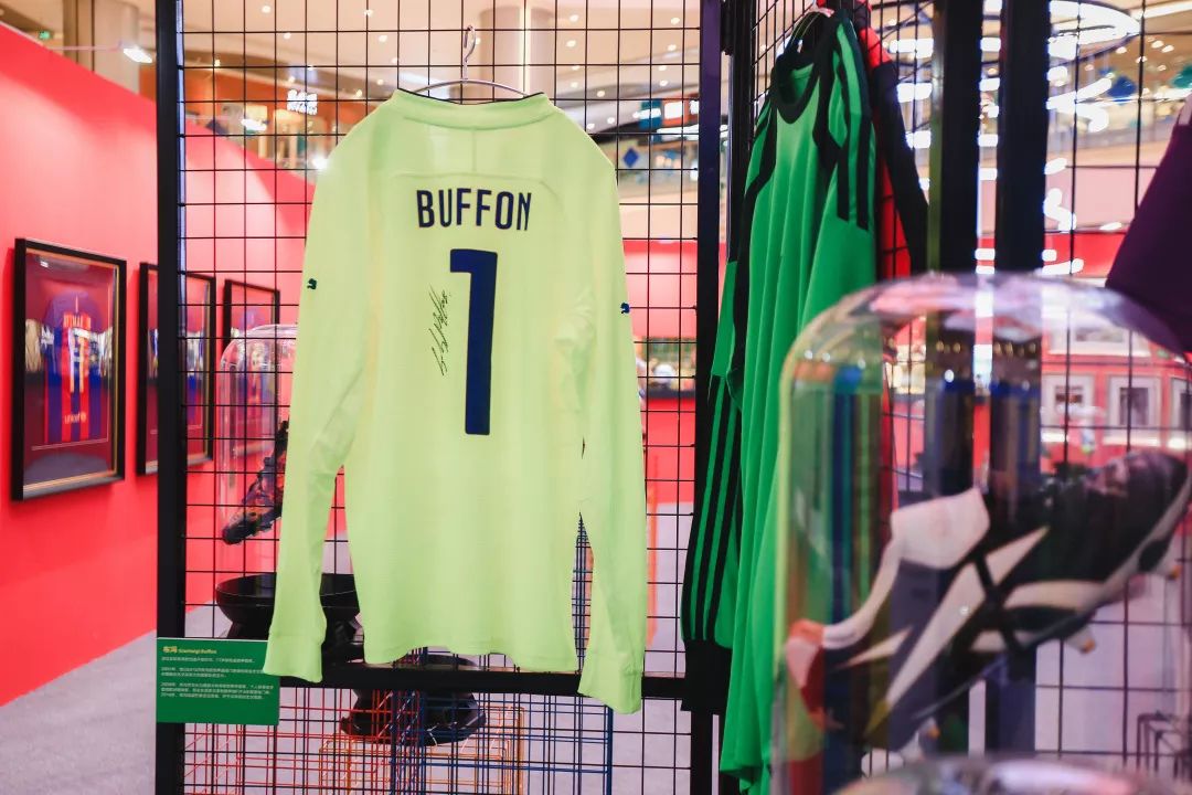 球场也是商场,球场是男人的战场